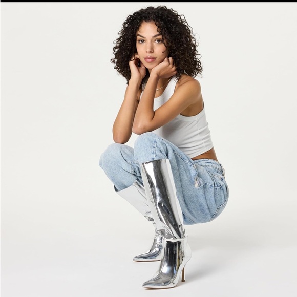 Silver Knee-High mirror reflective Heeled Boots - Picture 1 of 16